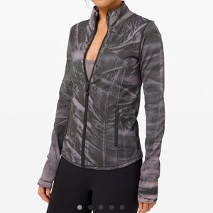 Ebb to street define lululemon jacket size 8